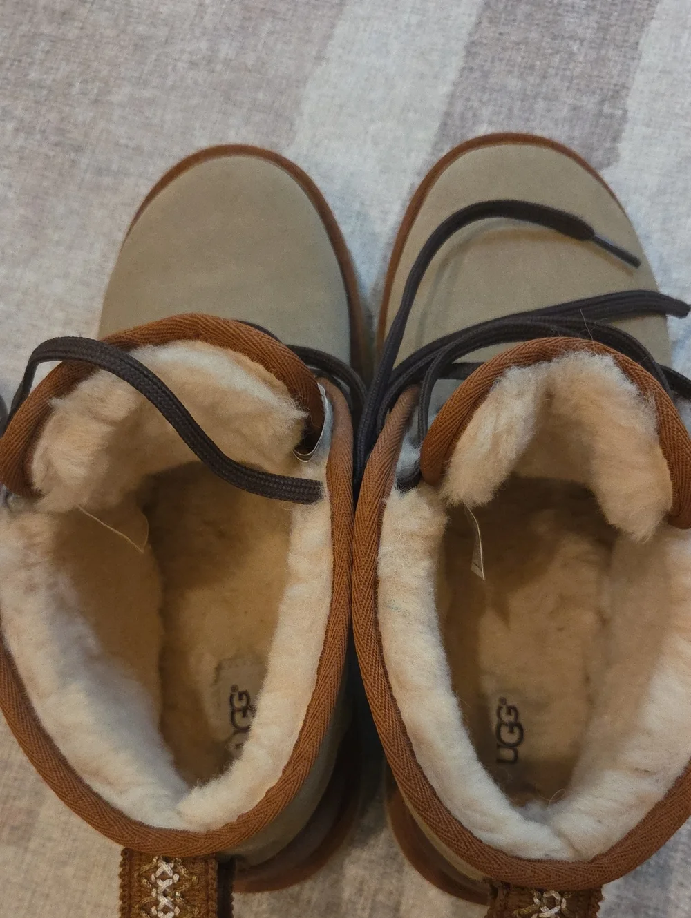 UGG Men's Tan and Brown Suede Fleece-Lined Chukka Boots,Worn only once.